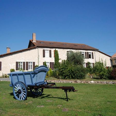 مبيت وإفطار Neuvicq-Montguyon Le Logis Des Quatre Puits المظهر الخارجي الصورة