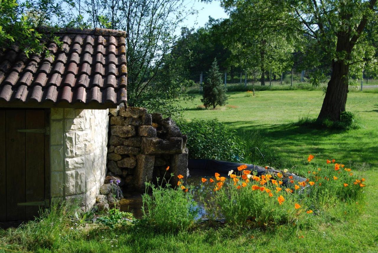 مبيت وإفطار Neuvicq-Montguyon Le Logis Des Quatre Puits المظهر الخارجي الصورة
