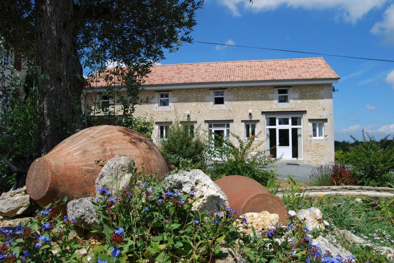 مبيت وإفطار Neuvicq-Montguyon Le Logis Des Quatre Puits المظهر الخارجي الصورة