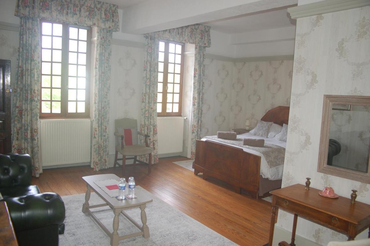 مبيت وإفطار Neuvicq-Montguyon Le Logis Des Quatre Puits المظهر الخارجي الصورة